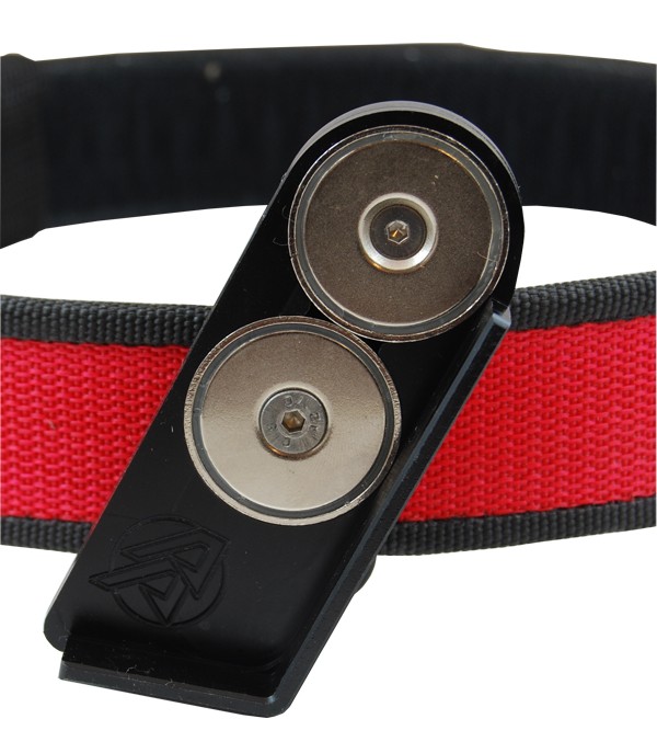 https://www.gun-firearms.com/wp-content/uploads/A0002/diamondbackfirearms/daa-deluxe-mag-pouch-2K4.jpg