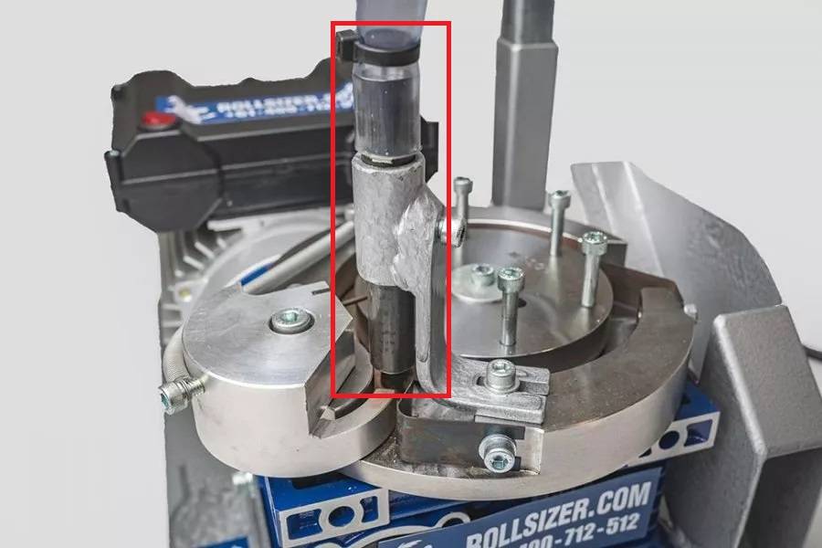 https://www.gun-firearms.com/wp-content/uploads/A0002/diamondbackfirearms/rollsizer-drop-tube__1__nqg5-8q.jpg